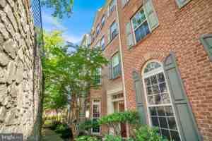 featured image of 2460 Eastbourne Dr