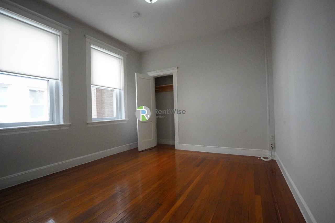 35 Gardner St #4 - Photo 2 of 15