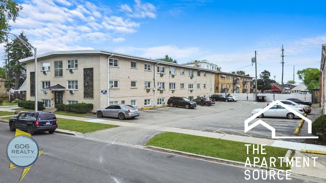 1213 N 34th Ave #14 - Photo 3 of 9