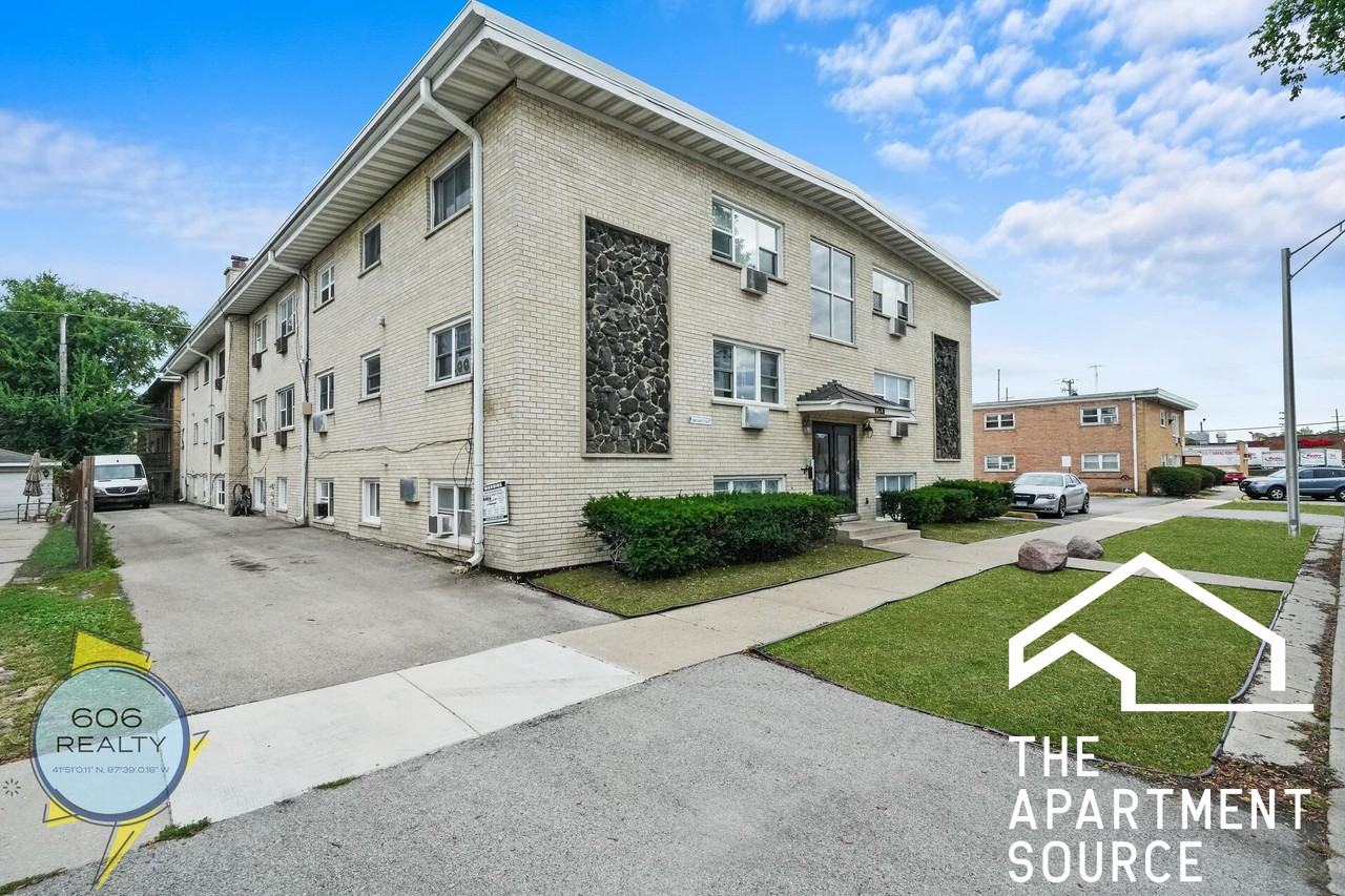 1213 N 34th Ave #14 - Photo 4 of 9