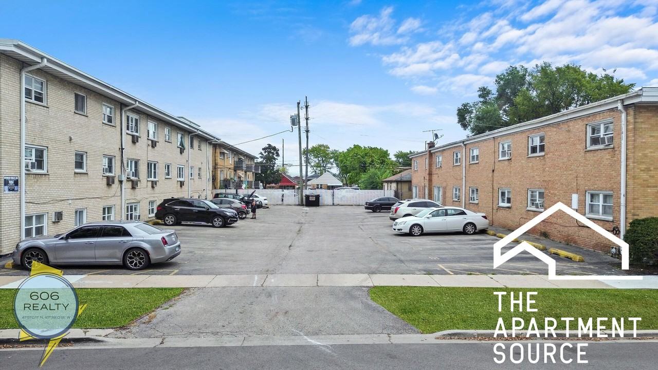 1213 N 34th Ave #14 - Photo 5 of 9