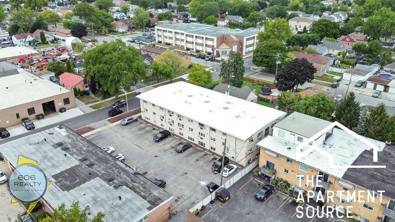 1213 N 34th Ave #14 - Photo 7 of 9