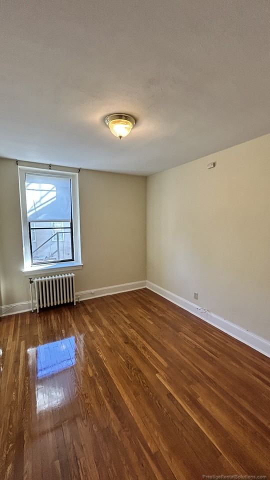 Essex St #25 - Photo 3 of 24