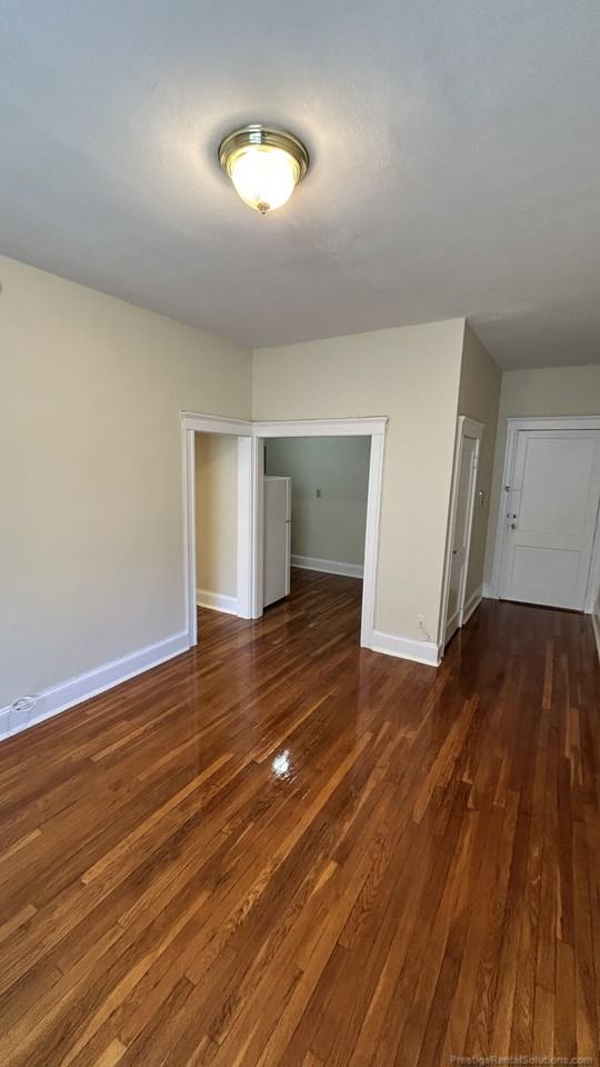 Essex St #25 - Photo 4 of 24