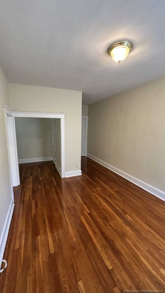 Essex St #25 - Photo 5 of 24