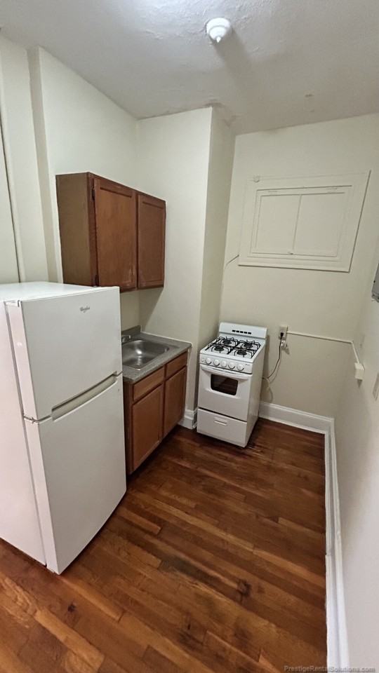 Essex St #25 - Photo 7 of 24