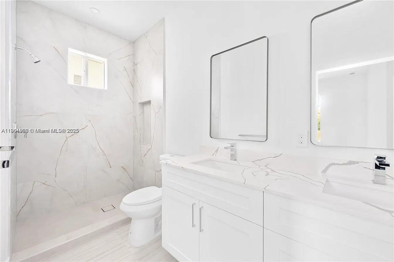 10745 Sw 217th St - Photo 3 of 8