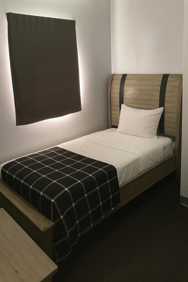 W Spruce St - Photo 5 of 9