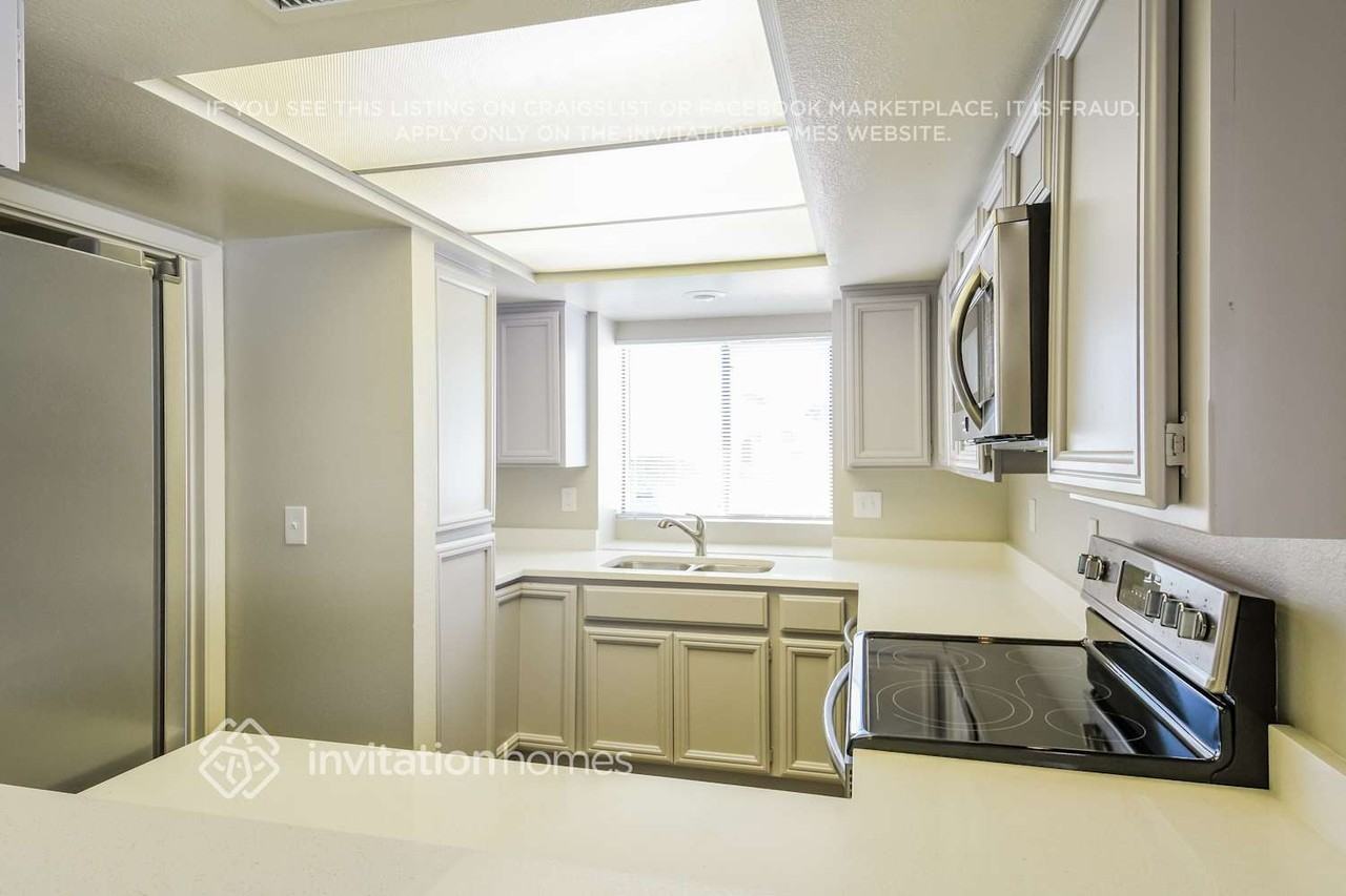 314 West Kings Avenue - Photo 7 of 15