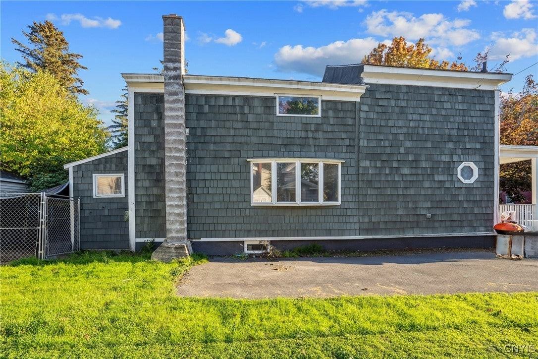 235 West 6th Street - Photo 6 of 6