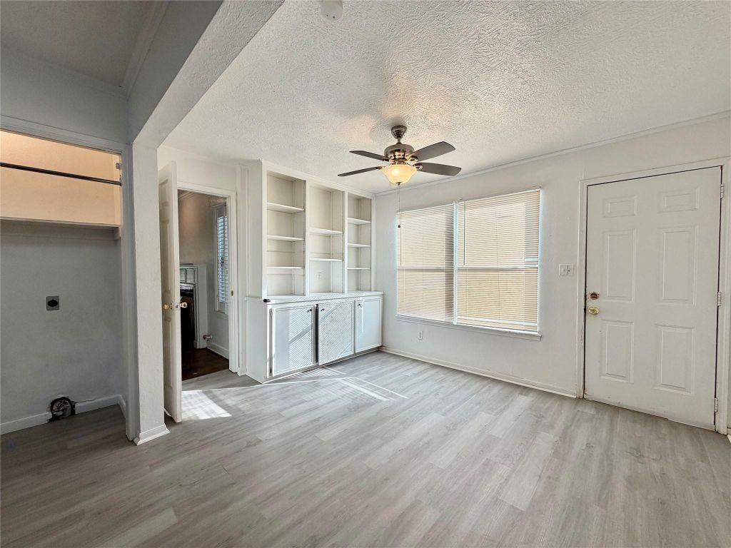 2475 Evalon St - Photo 2 of 16