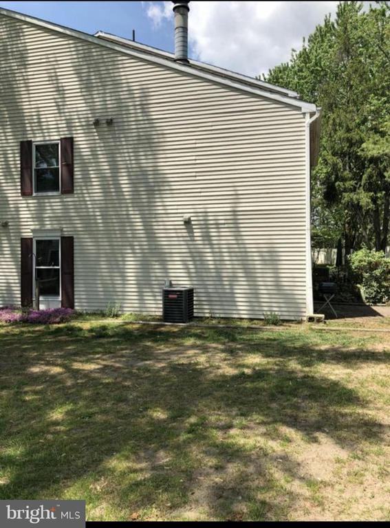 1810 Greenwood Dr - Photo 2 of 7