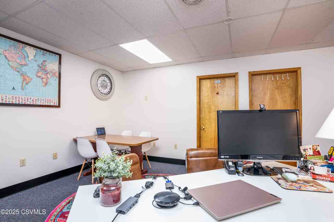 589 E 7th St - Photo 6 of 14