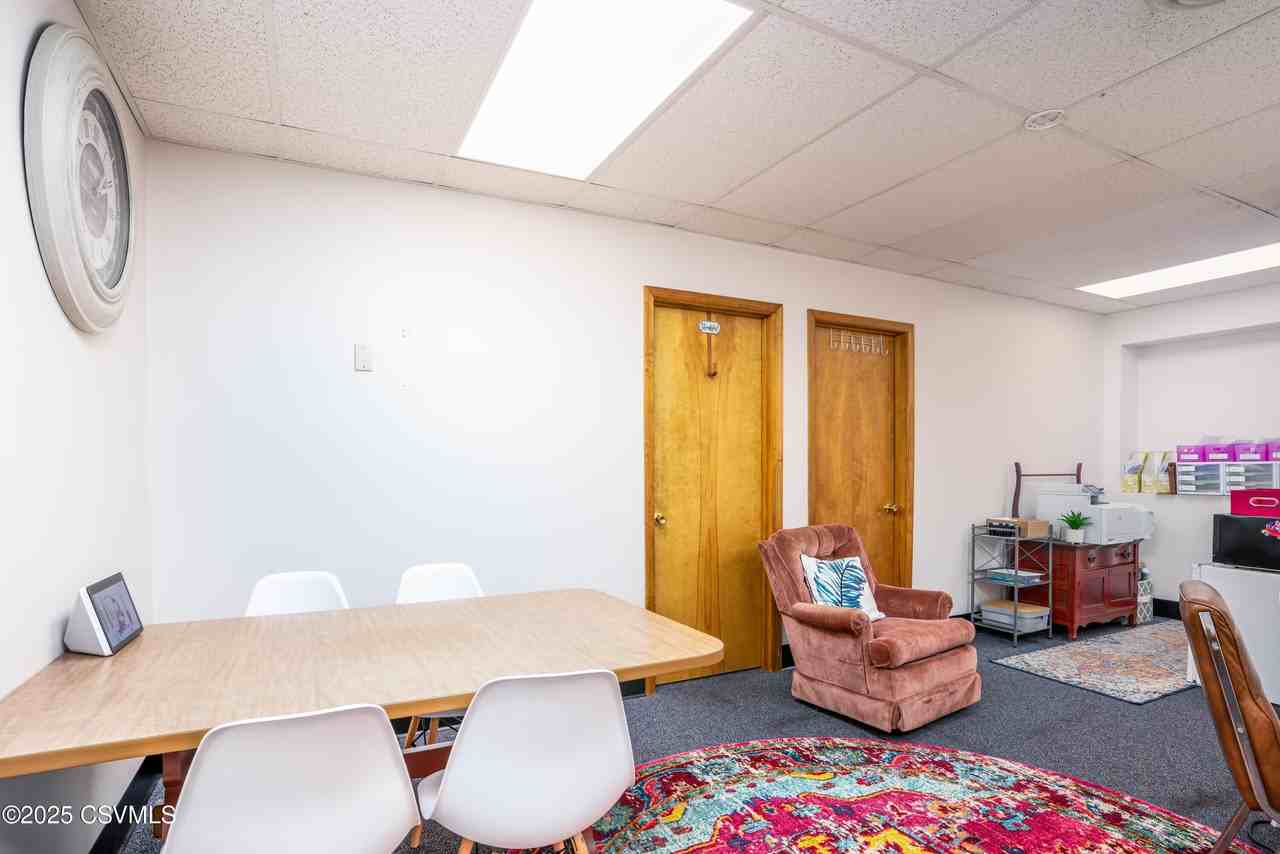 589 E 7th St - Photo 7 of 14