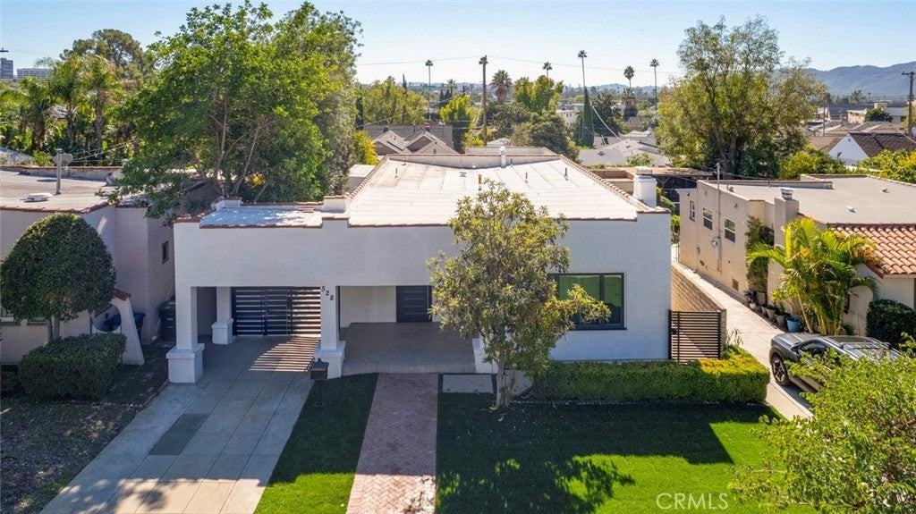 528 Spencer Street - Photo 3 of 38