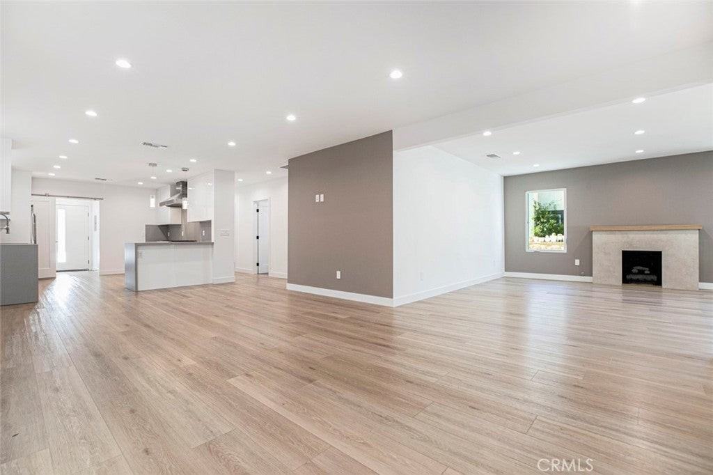 528 Spencer Street - Photo 5 of 38