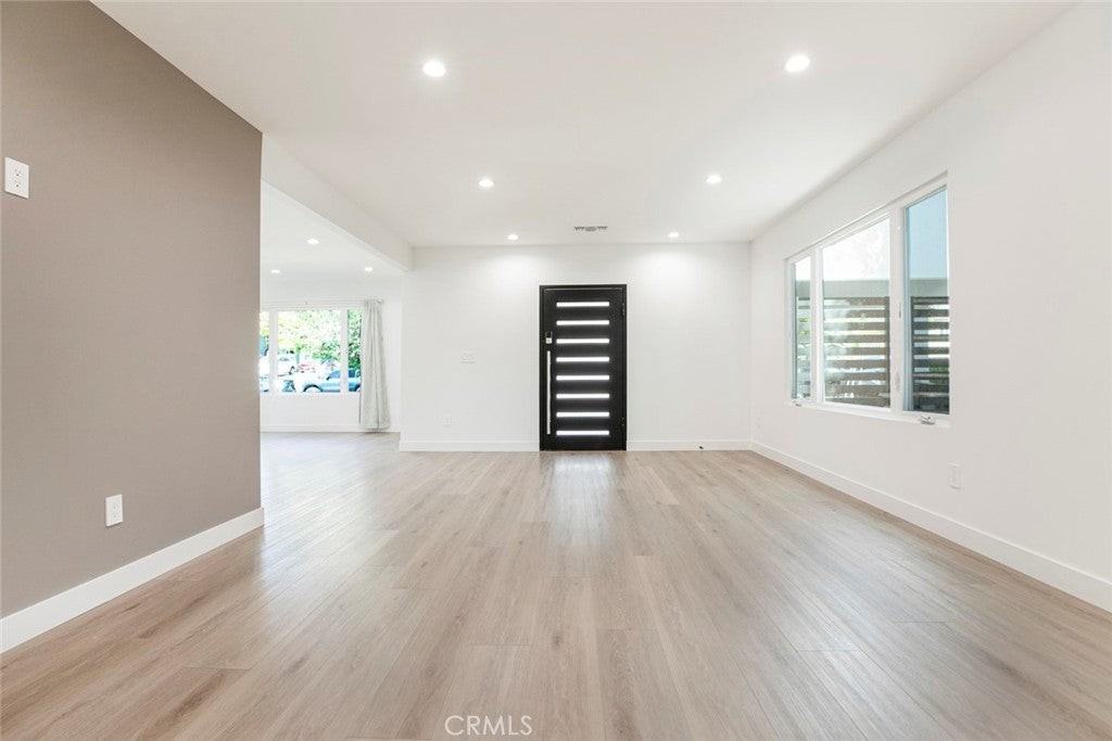 528 Spencer Street - Photo 6 of 38