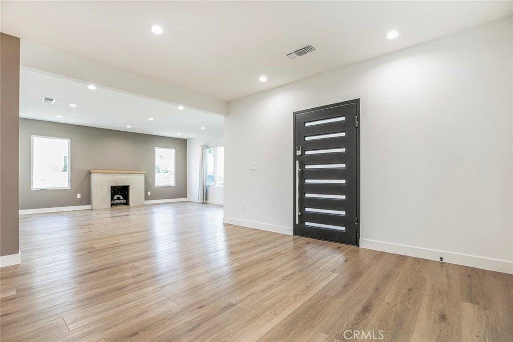 528 Spencer Street - Photo 7 of 38