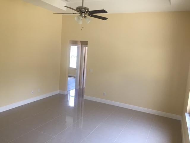 4261 Sw Walker St - Photo 5 of 14