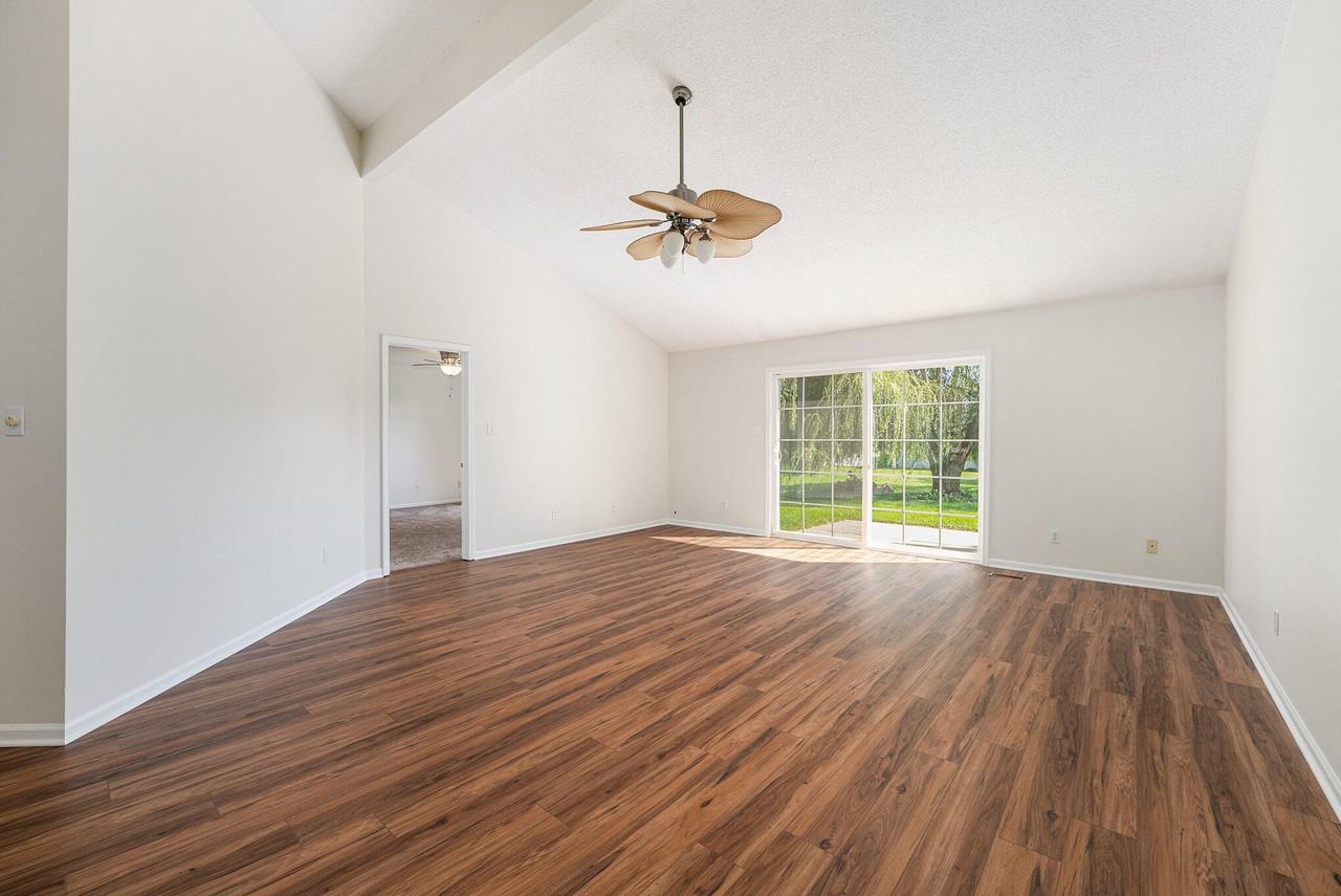 1656 Jonquil Dr - Photo 2 of 12