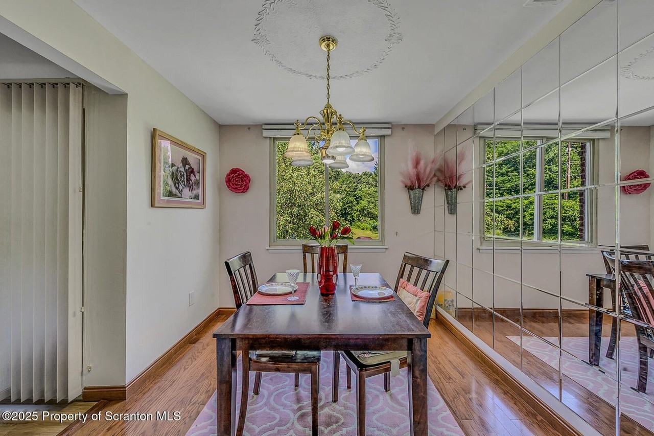 1112 Summit Pointe - Photo 6 of 31