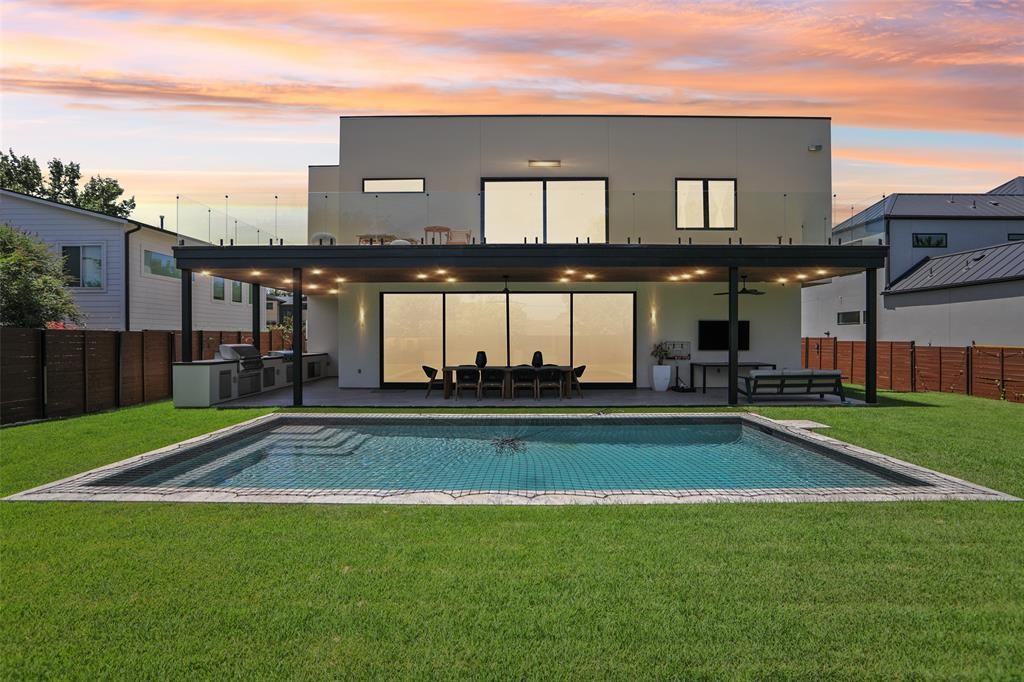 2010 Meadowridge Dr - Photo 2 of 40