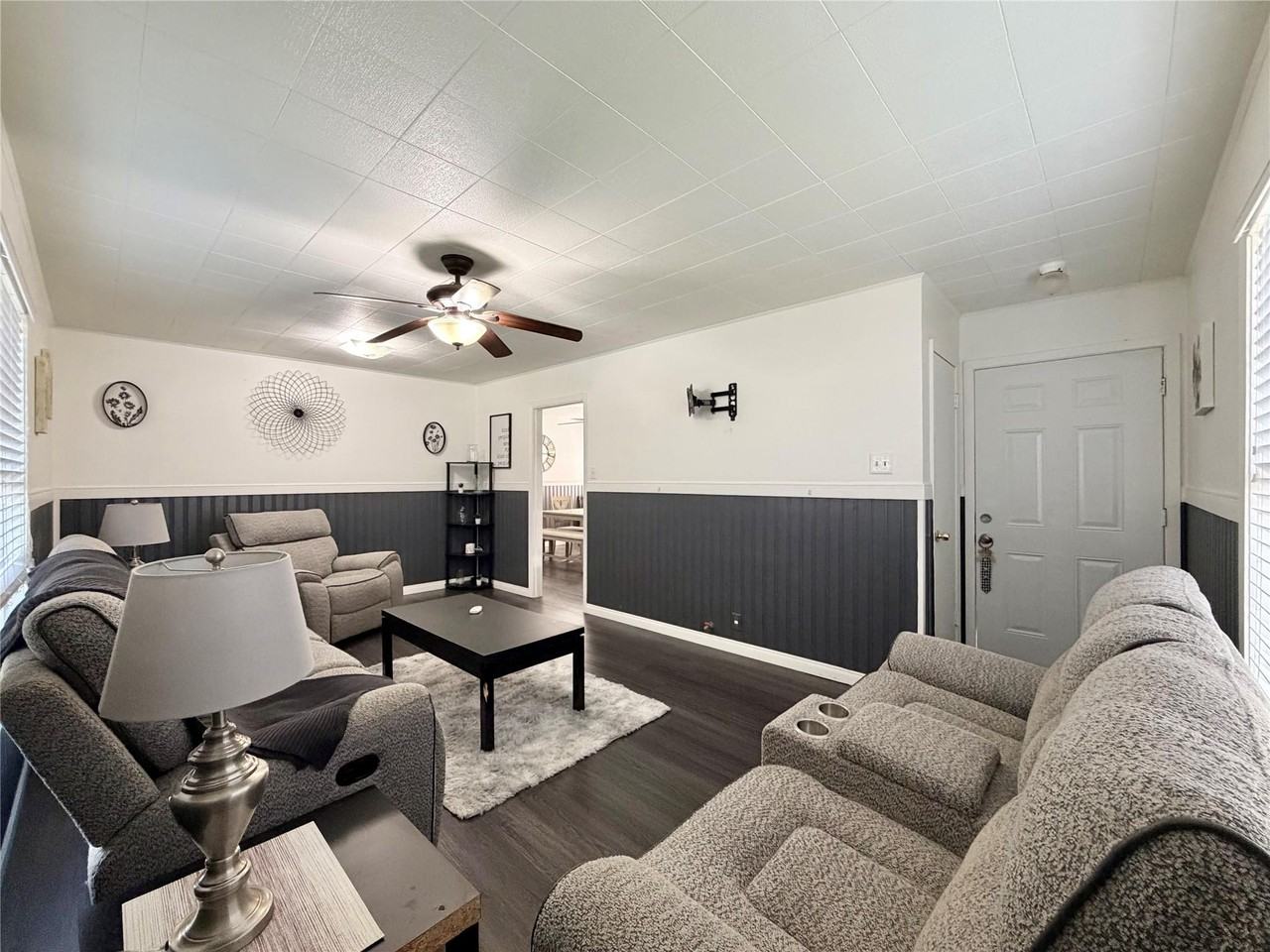 7115 Lewis Dr - Photo 2 of 22