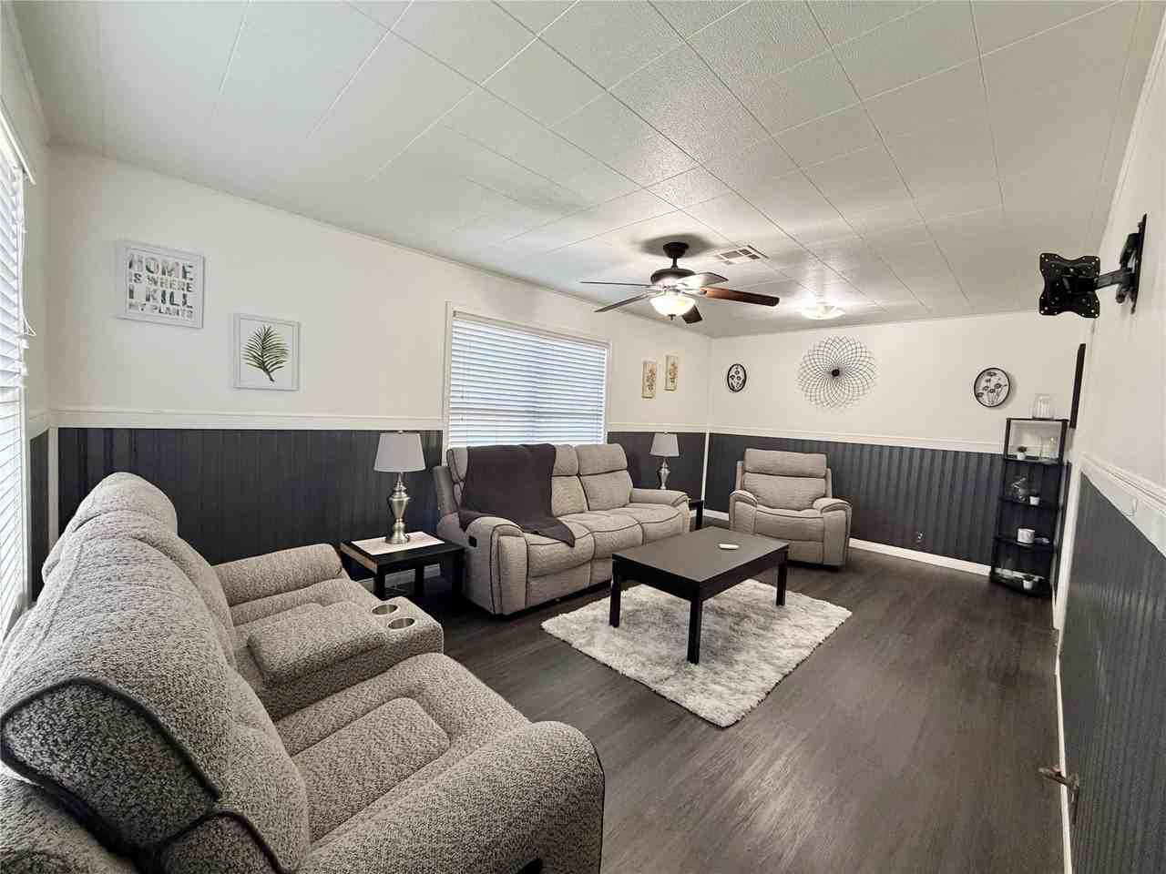 7115 Lewis Dr - Photo 3 of 22