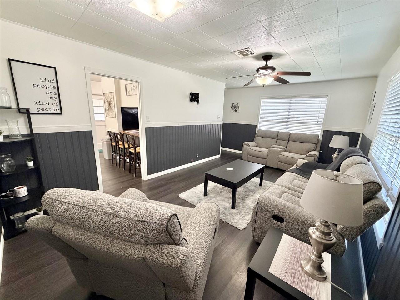 7115 Lewis Dr - Photo 4 of 22