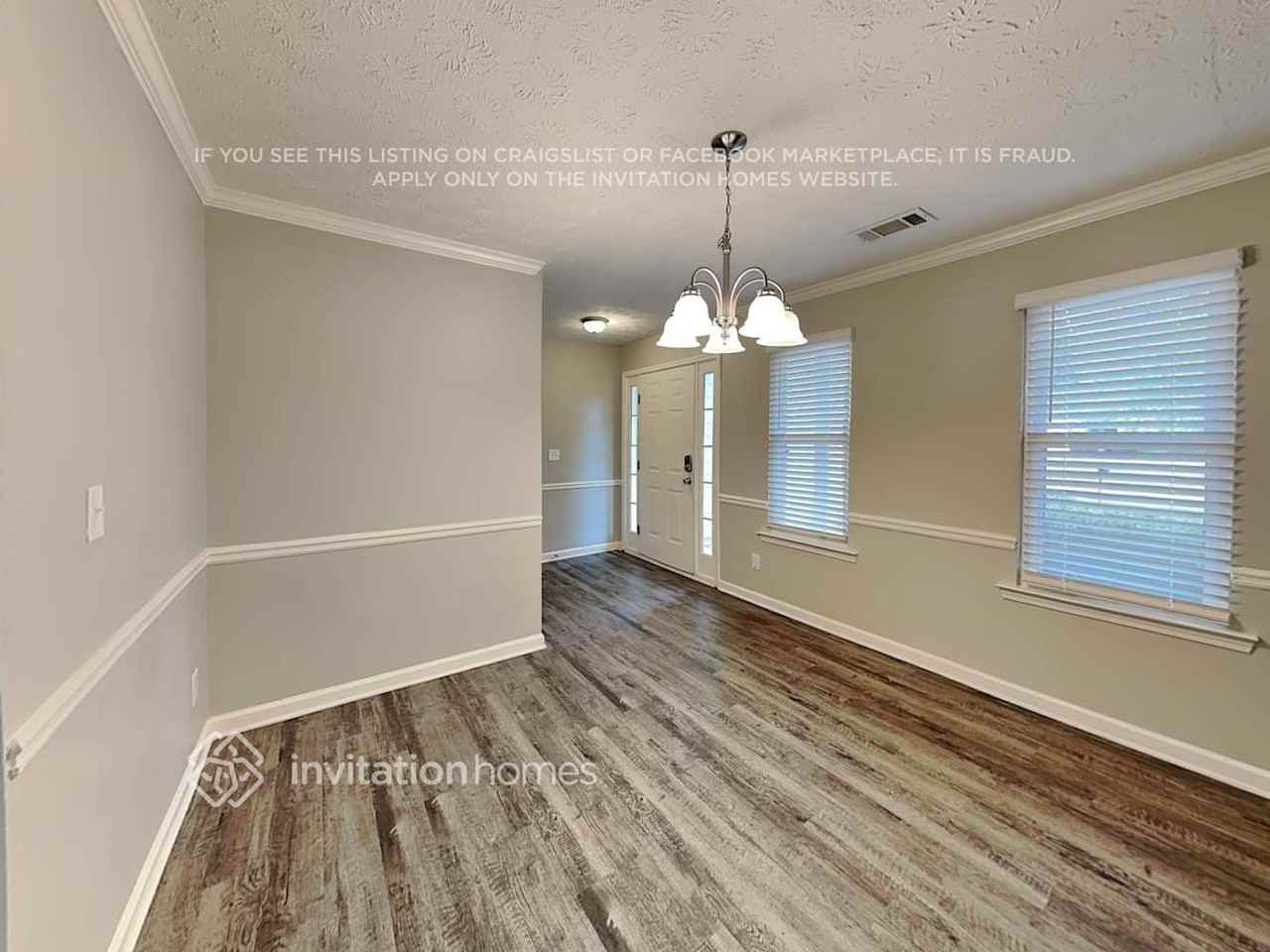 2514 Plymounth Way Southeast - Photo 5 of 19