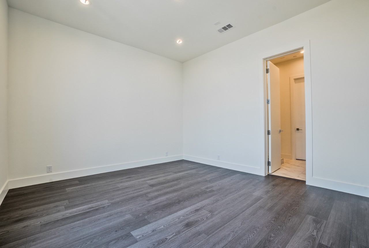 4322 Roseland Ave #9 - Photo 6 of 47