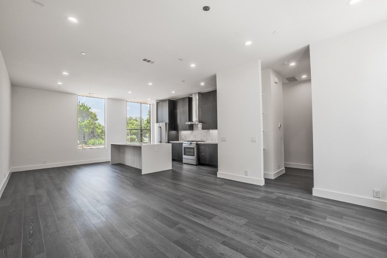 4322 Roseland Ave #9 - Photo 7 of 47