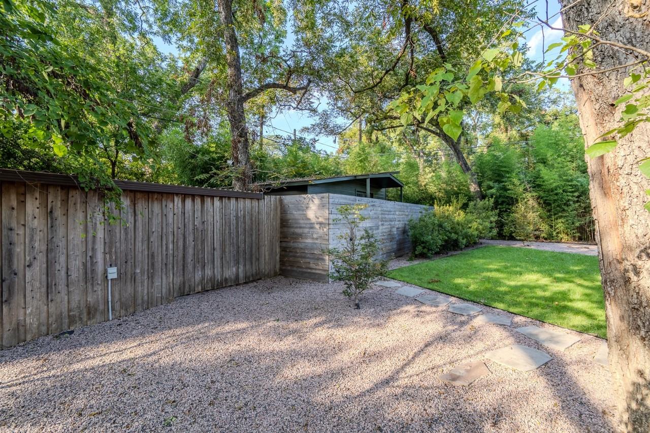 8571 Eustis Ave - Photo 6 of 47
