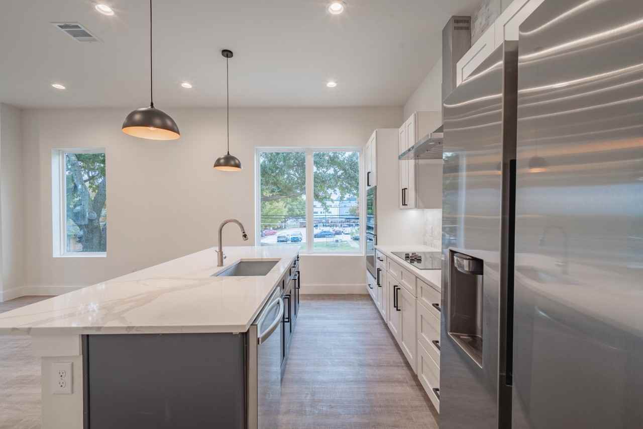 1614 N Fitzhugh Ave #106 - Photo 3 of 37