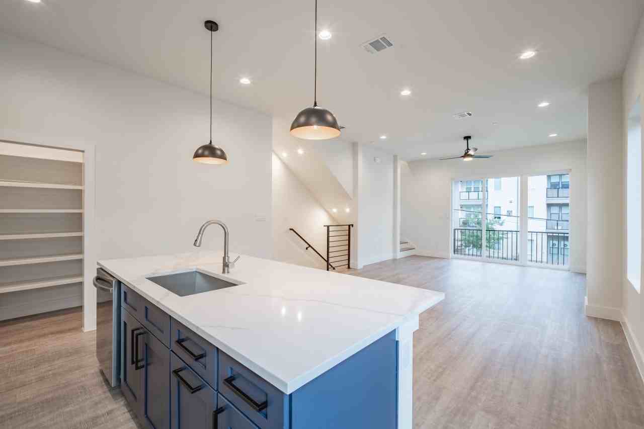 1614 N Fitzhugh Ave #106 - Photo 6 of 37