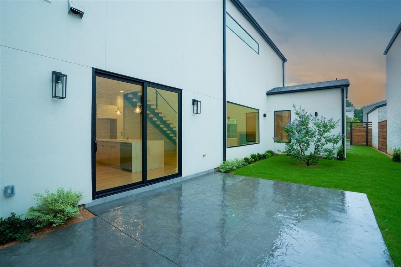 3321 Walchard Court - Photo 3 of 47