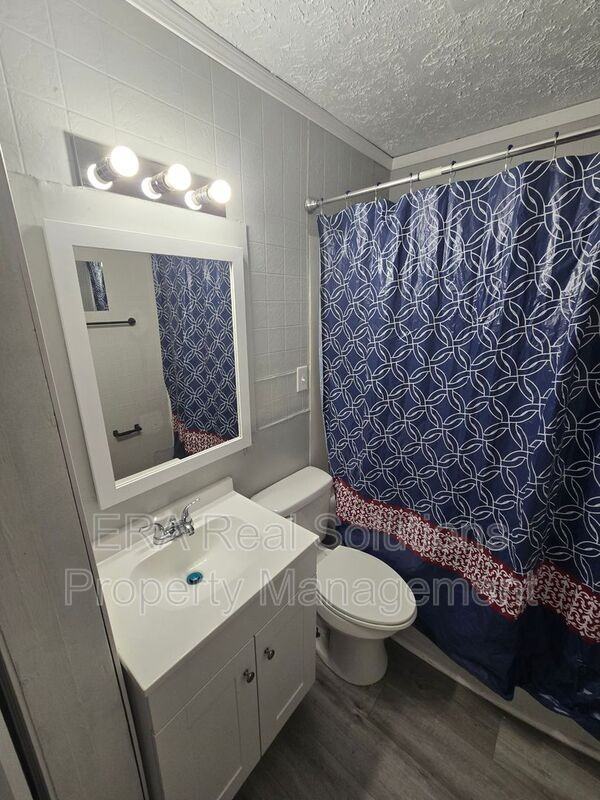 861 Bassett Ave - Photo 3 of 25