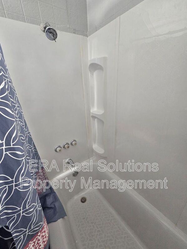 861 Bassett Ave - Photo 4 of 25