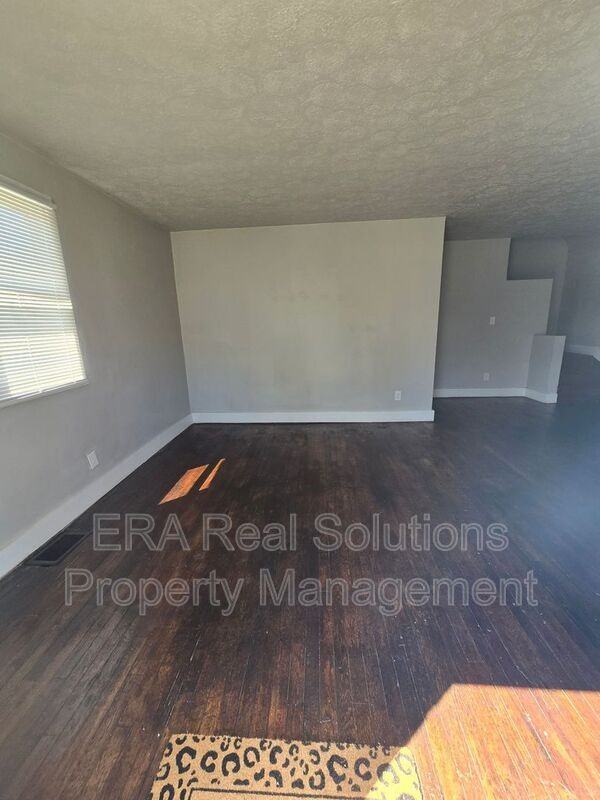861 Bassett Ave - Photo 6 of 25
