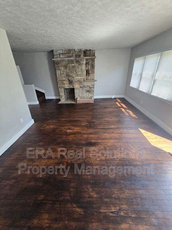 861 Bassett Ave - Photo 7 of 25