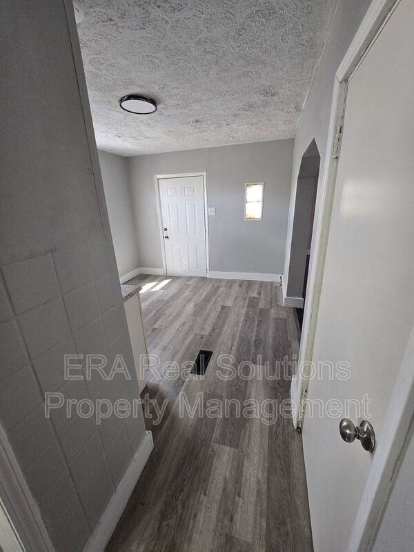 861 Bassett Ave - Photo 7 of 20