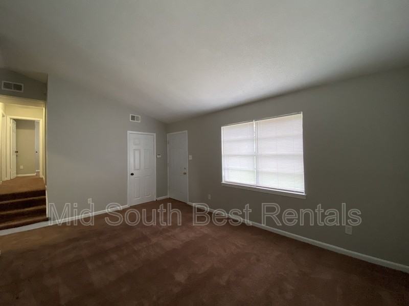 1460 Winfield Rd - Photo 2 of 11