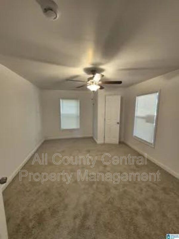 1226 Frisco Street - Photo 5 of 9