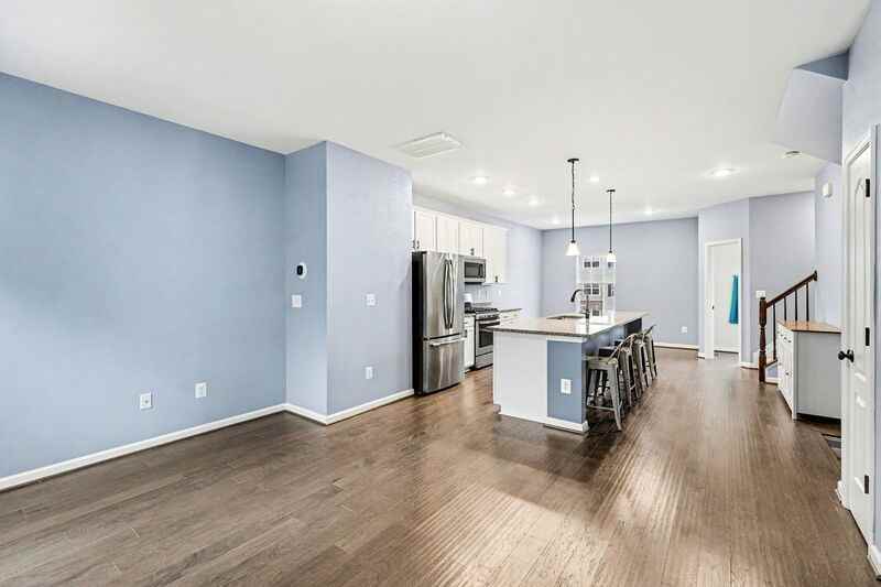 2444 Drake Ln - Photo 3 of 21