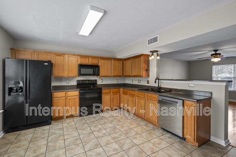 415 Shoshone Pl - Photo 7 of 26
