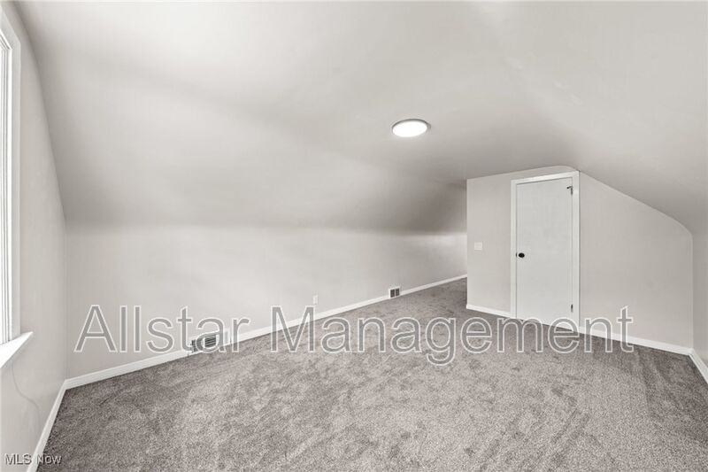 1619 Struble Avenue Northeast - Photo 4 of 24