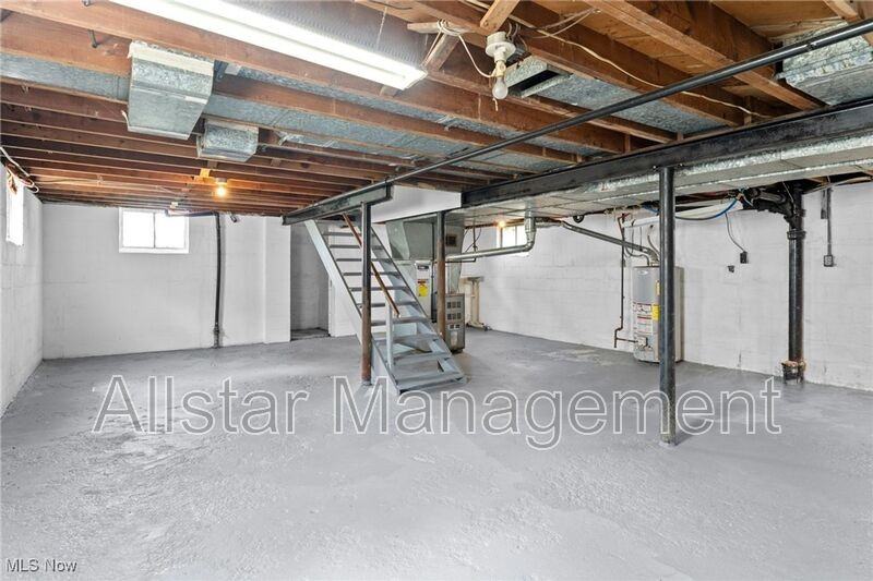 1619 Struble Avenue Northeast - Photo 5 of 24