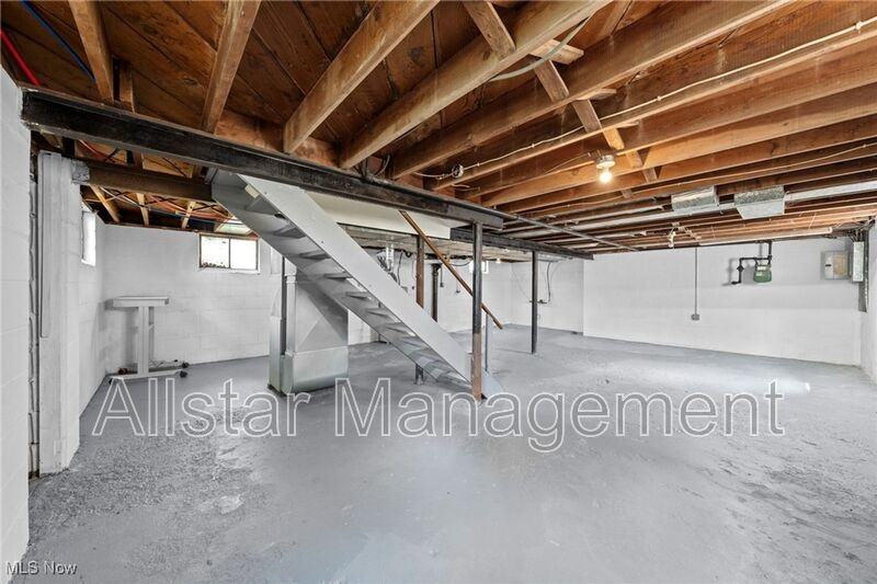 1619 Struble Avenue Northeast - Photo 6 of 24