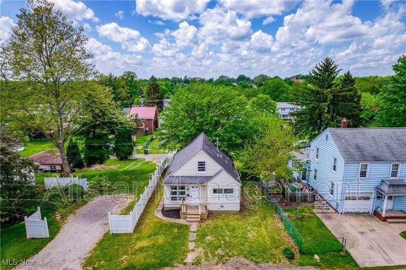 1619 Struble Avenue Northeast - Photo 7 of 24