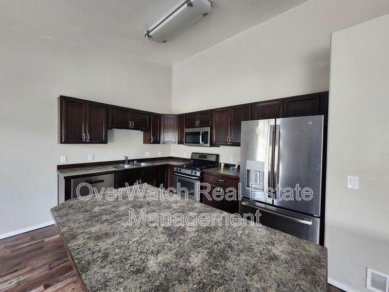 17488 Fire Eagle Way - Photo 3 of 9